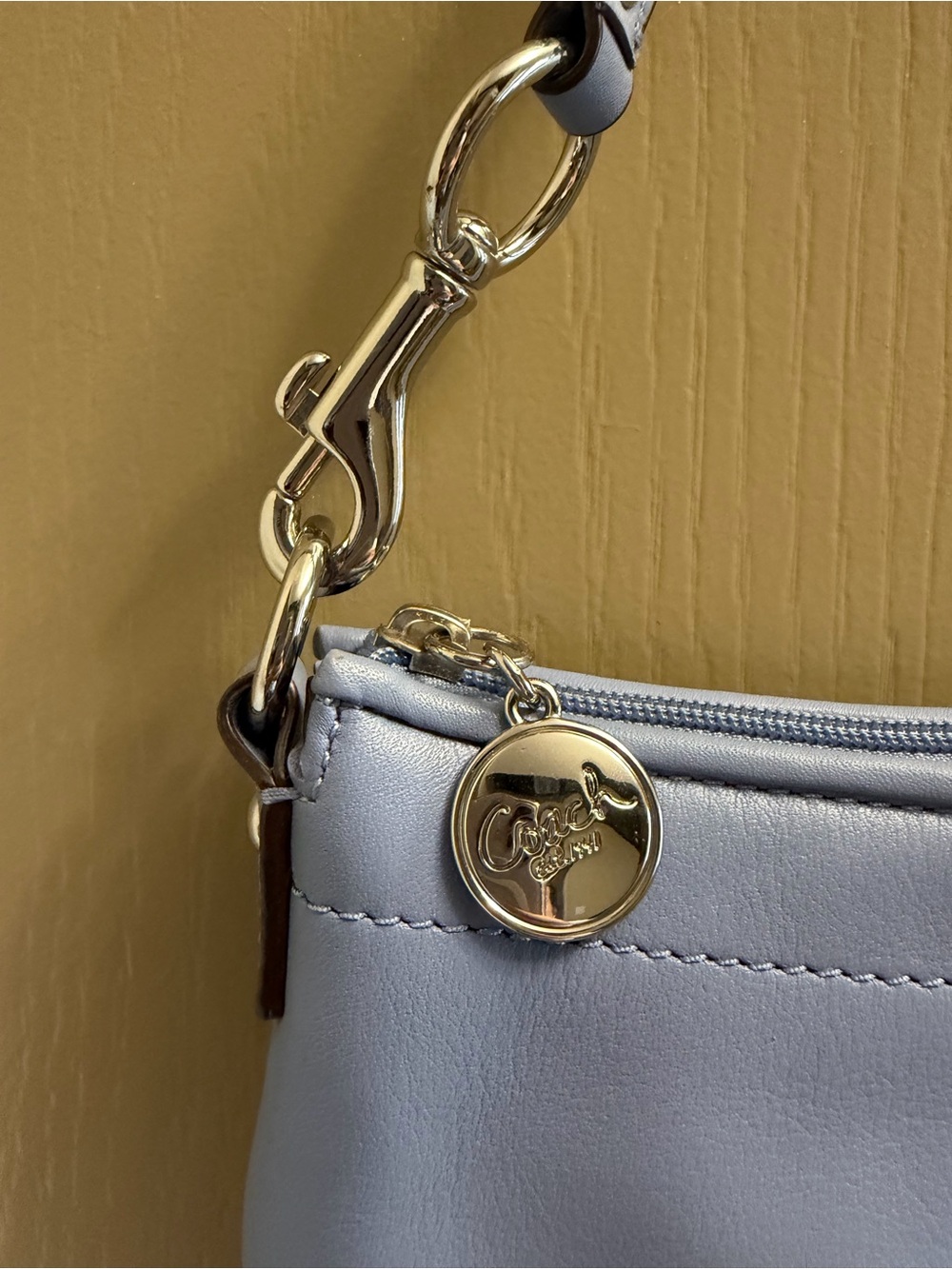 Coach Powder Blue Leather Shoulder Bag with Gold Hardware - Picture 2 of 5
